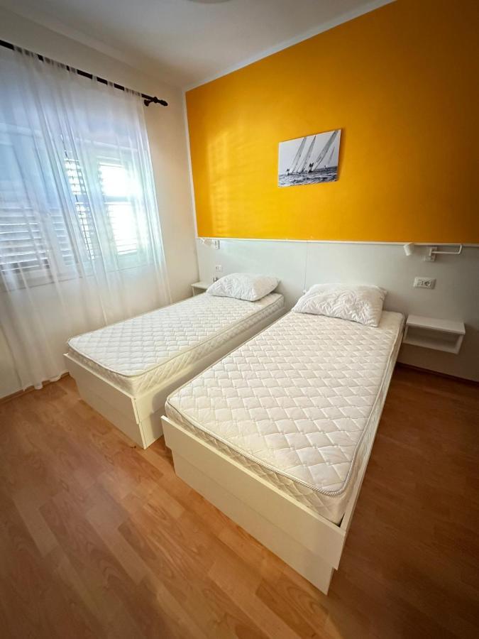 Apartments With A Parking Space Mali Lošinj Kültér fotó